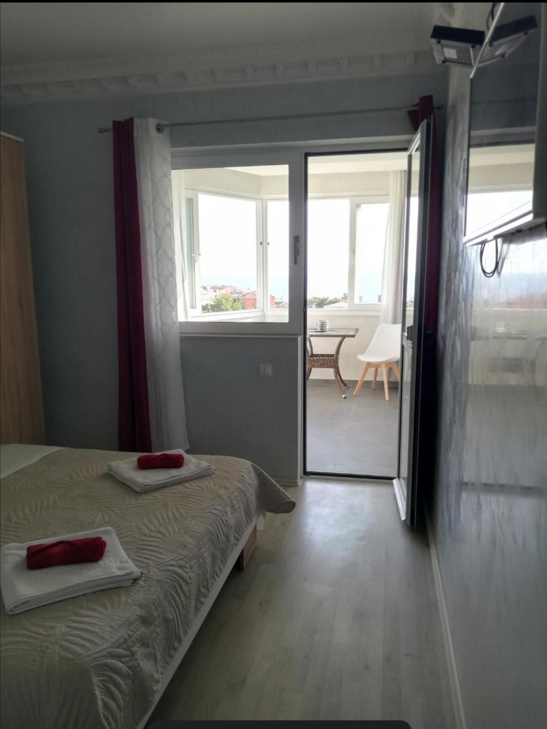 Apartmani Zoran Bilic Promajna Exteriör bild